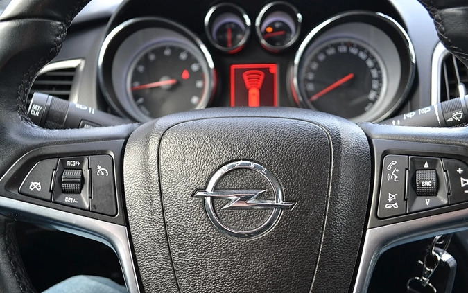 Opel Astra cena 26800 przebieg: 178241, rok produkcji 2011 z Dąbrowa Górnicza małe 254